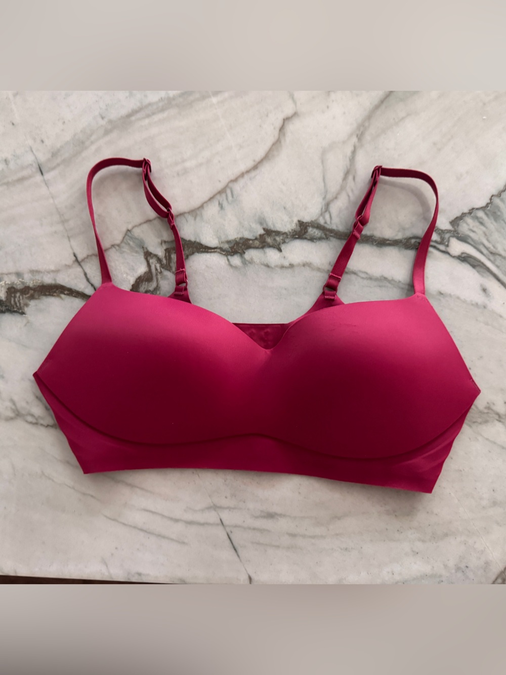 EBY Red Wireless Seamless Convertible Bra Size Medium NWOT